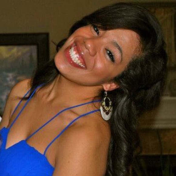 Meet your Posher, Danielle - Picture 1 of 1